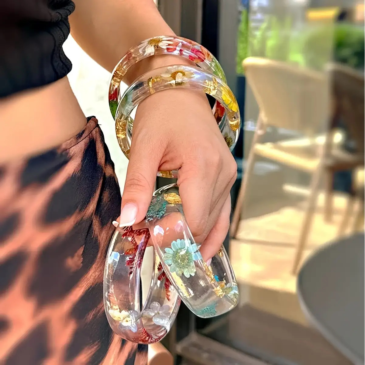 Women's Vintage Bohemian Style Dried Flower Resin Bracelet